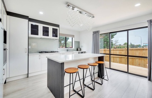 Mangere Casa | Superb Holiday Home near Airport