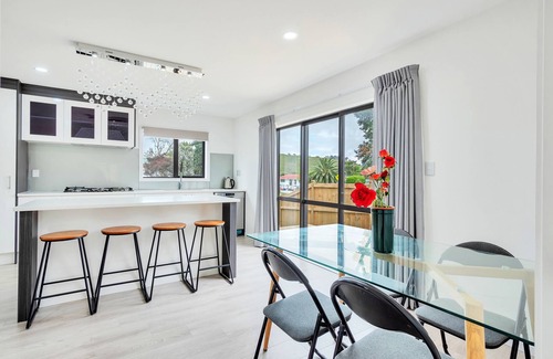 Mangere Casa | Superb Holiday Home near Airport