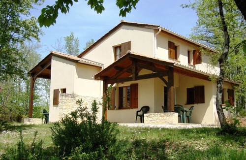 Gavaudun Villa | Excelente Holiday Village **** en Périgord Negro: piscina, tenis, bar, etc.