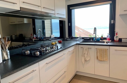 Veyrier-du-Lac Casa | Magnífica vista al lago 180 grados al sur con piscina. 4 habitaciones 4 baños.