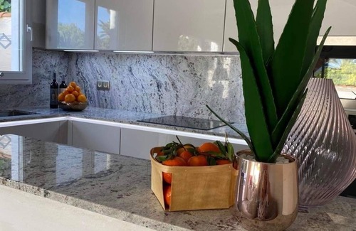 Orihuela Costa Villa | Magnífica villa con piscina privada, 1 minuto a pie de la arena, bandera azul, Cala Ca
