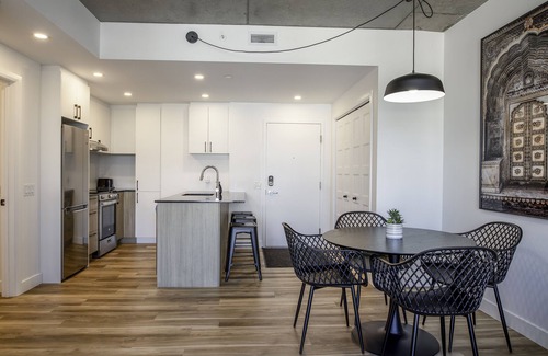 Saint-Jean-Baptiste Apartamento | Superb new condo with pool, in the heart of downtown Quebec City