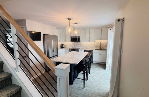 Stone Harbor Casa | Superb New Renovation 4Bd 2.5 Bth, Stone Harbor 1.5 block Beach-pets considered