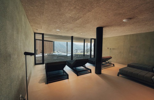 Valle di Casies Apartamento | Superb Penthouse with View of the Dolomites and Sauna and pool