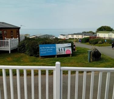 New Quay Chalet De Esquí | Superb position 2 bedroom Caravan Newquay Wales