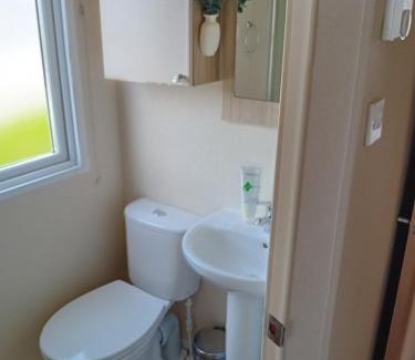 New Quay Chalet De Esquí | Superb position 2 bedroom Caravan Newquay Wales