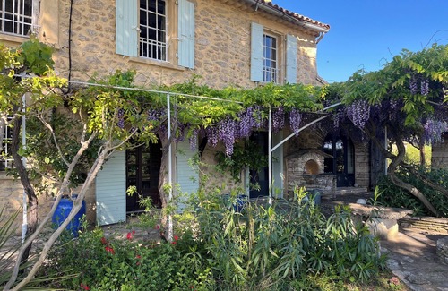 Pont-Saint-Esprit Otro | Superb Provencal Mas