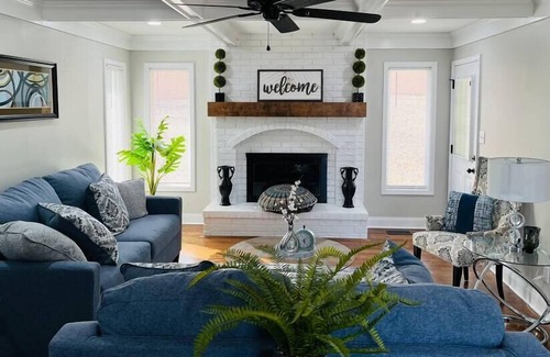 Gladstone Casa | Superb Spacious 4BR Northland Home