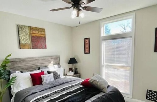 Gladstone Casa | Superb Spacious 4BR Northland Home