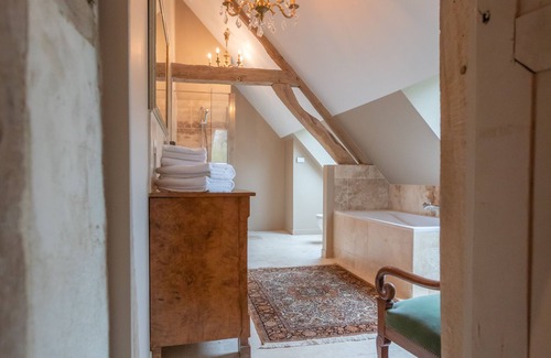 Vierzon Apartamento | Superb suite in the heart of the forest