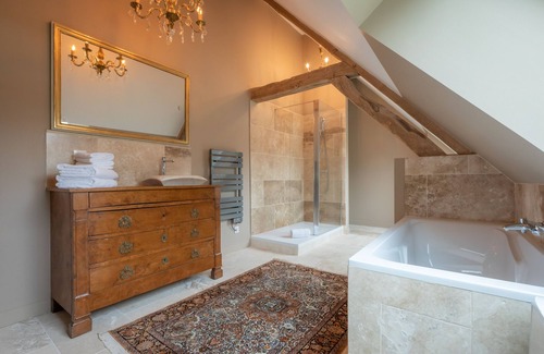 Vierzon Apartamento | Superb suite in the heart of the forest