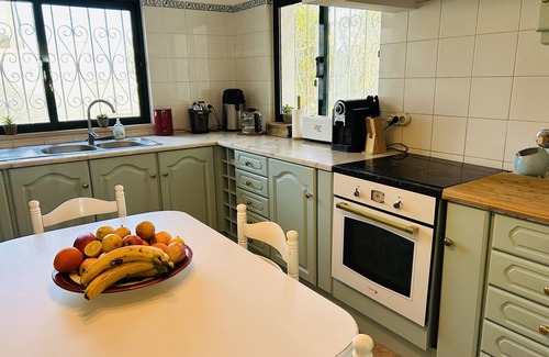 Monte Raposo Villa | Superb Villa with Pool and garden surrounded by orange trees