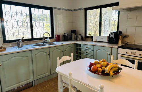 Monte Raposo Villa | Superb Villa with Pool and garden surrounded by orange trees