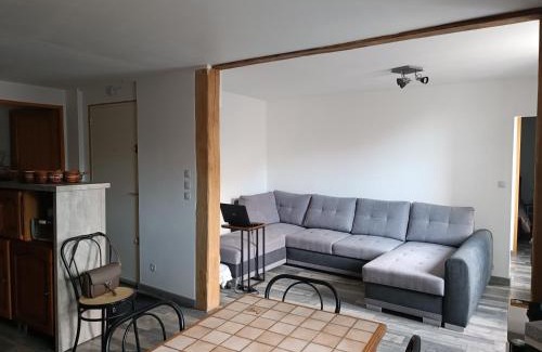La Charite-sur-Loire Apartamento | Superbe appartement F3 situé au centre ville