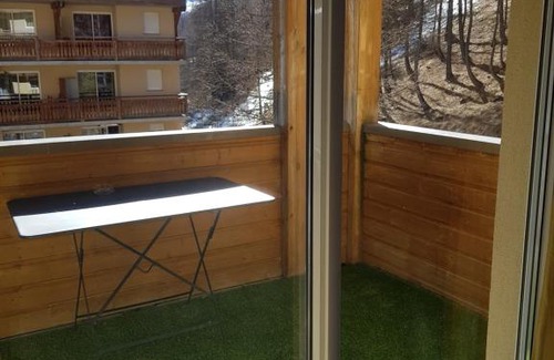 Allos Apartamento | superbe appartement avec piscine et hammam.