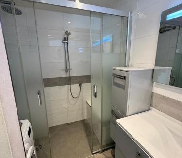 Golfe Juan Apartamento | Superbe appartement vue mer garage privatif ferme