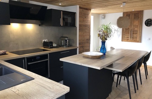 Pugny-Chatenod Apartamento | Superbe Duplex Rénové vue lac à 10min D'aix les Bains, Coeur de Massif ds Bauges
