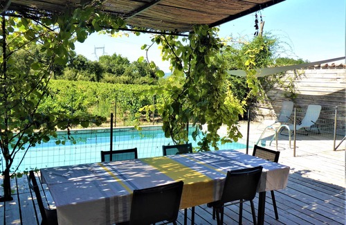 Bagnols-sur-Ceze Casa | Superbe mas Avec Piscine en Pierre au Milieu des Vignes Dans Domaine Viticole