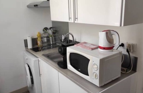 Nice Apartamento | Superbe Studio Lumineux au Port de Nice, Clim, Tram, Calme
