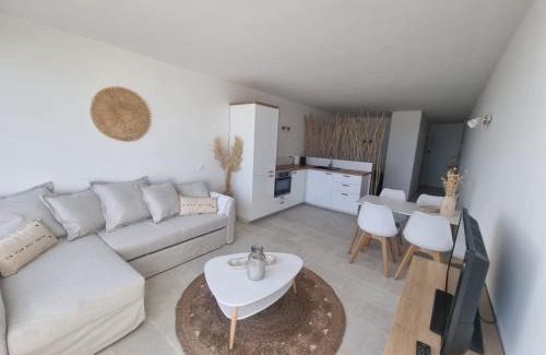 Marseillan Plage Apartamento | Superbe Studio Rénové les pieds dans l'eau!