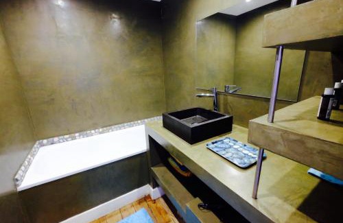 Nansouty-Saint-Genes Apartamento | Superbe T3 duplex parking privé gratuit sur place
