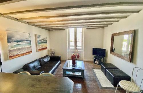 Nansouty-Saint-Genes Apartamento | Superbe T3 duplex parking privé gratuit sur place