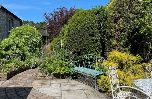 Ashford-in-the-Water Cabaña | Superbly appointed, Cosy cottage in the heart of the Derbyshire Peak District
