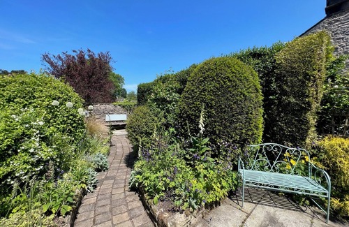 Ashford-in-the-Water Cabaña | Superbly appointed, Cosy cottage in the heart of the Derbyshire Peak District