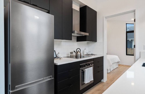 Delridge Casa | Superbly located Tiny house all Decked Out