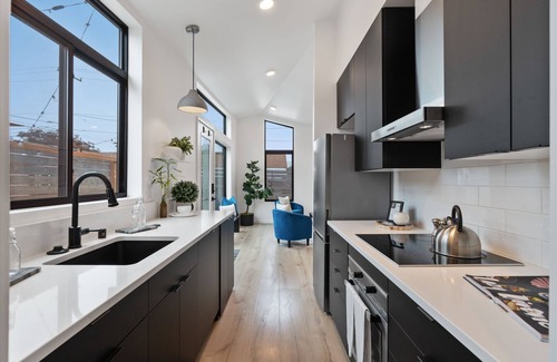 Delridge Casa | Superbly located Tiny house all Decked Out