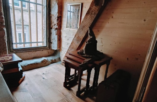 Saint-Salvy Casa | Superhero Hideout Barn