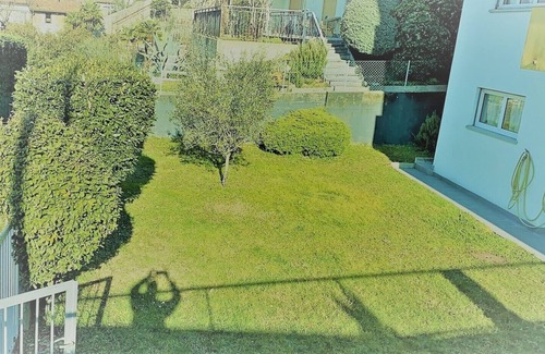 Mendrisio Apartamento | Appartamento Superior con 2 Camere da Letto e Giardino