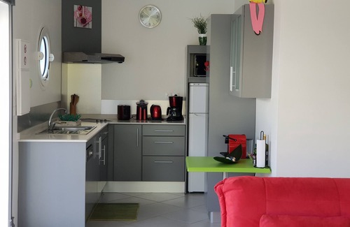 Saint-Francois Cabaña | Gîte-Coccinelle-Premium-Baño con bañera-Vista a la Piscina