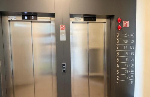 Praga Poludnie Apartamento | Superior Koko, 2 rooms, 1 bedroom, 3 balcanies! Parking! Security and Recepcion 24h!