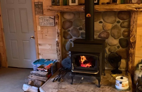 Isabella Cabina | Superior National Forest getaway Cozy comfortable cabin. (Outhouse)