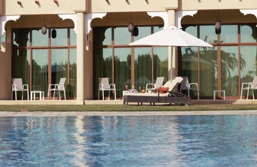 Madinat Zayed Apartamento | Superior Room Near Fit Factory By Luxury Bookings