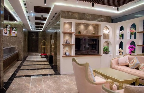 Naif Casa | Superior Room Near Pak Darbar Restaurant By Luxury Bookings