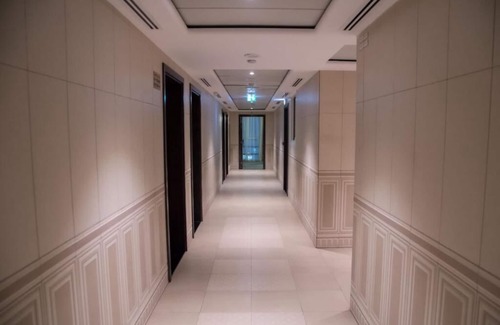 Naif Casa | Superior Room Near Pak Darbar Restaurant By Luxury Bookings