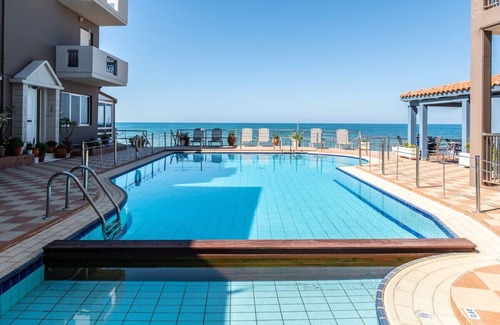 Kato Stalos Casa | Superior Sea view room in Girogiali hotel