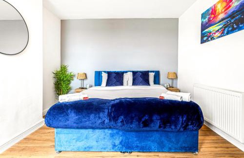 Derby Casa | Superking Beds, Smart TVs, Gigabit WiFi, Sleeps 6