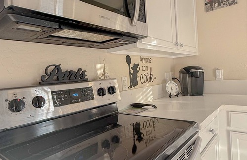 Apache Junction Casa | Superstition Serenity 4BR /w Hot Tub, Hiking, Golfing