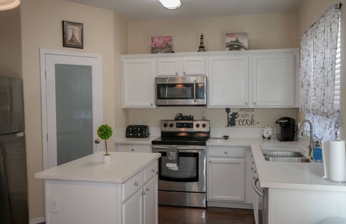 Apache Junction Casa | Superstition Serenity 4BR /w Hot Tub, Hiking, Golfing