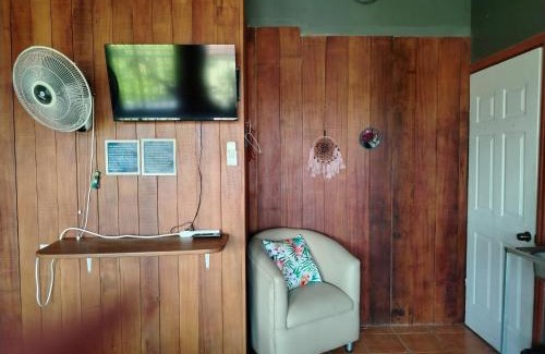 Puerto Jiménez Apartamento | Surá House Corcovado SuriNico Room With AC