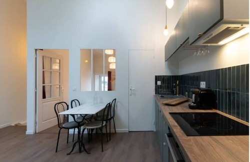 Lapeyrouse-Fossat Apartamento | « Sur la Place » Centre Village Confortable et Calme