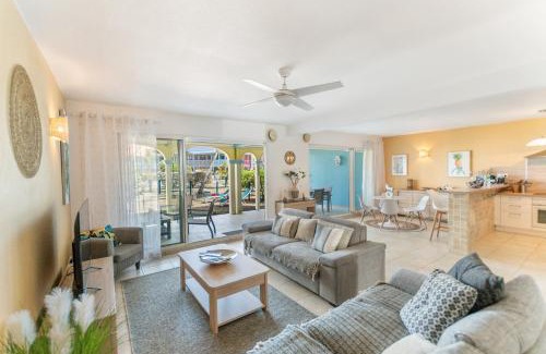 Orient Bay Casa | Sur la plage de la Baie Orientale, maison 4p avec jardin privatif et citerne d'eau !