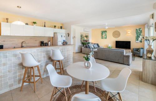 Orient Bay Casa | Sur la plage de la Baie Orientale, maison 4p avec jardin privatif et citerne d'eau !