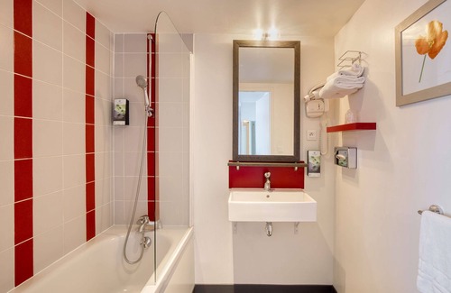 Saint-Herblain Hotel | Sure Hotel by Best Western Nantes Saint-Herblain