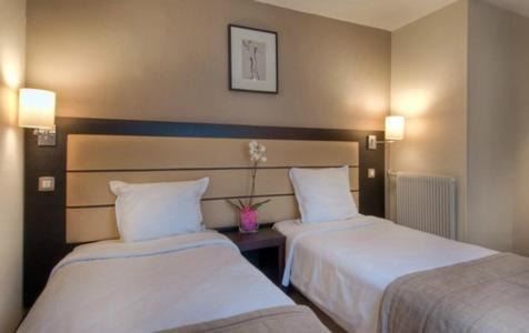 Saint-Vincent-de-Paul Hotel | Sure Hotel by Best Western Paris Gare du Nord