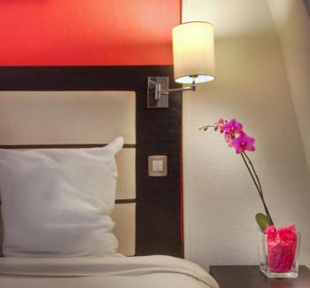 Saint-Vincent-de-Paul Hotel | Sure Hotel by Best Western Paris Gare du Nord