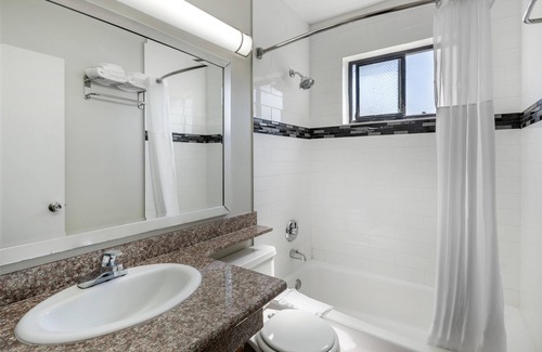 Fairfax District Hotel | SureStay Hotel by Best Western Beverly Hills West LA